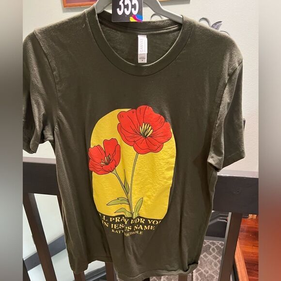 Katy Nicole Olive Green T-Shirt with Red Floral Design Medium #355 - Picture 1 of 5